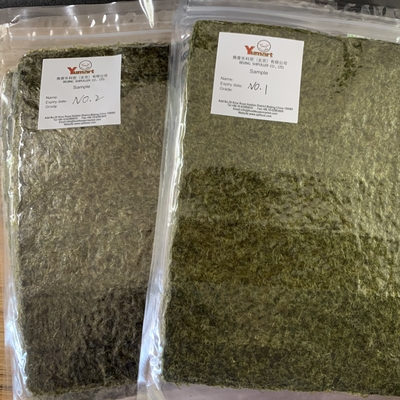 Зажаренные в духовке ровные листы морской водоросли 100 Yaki Nori пакуют